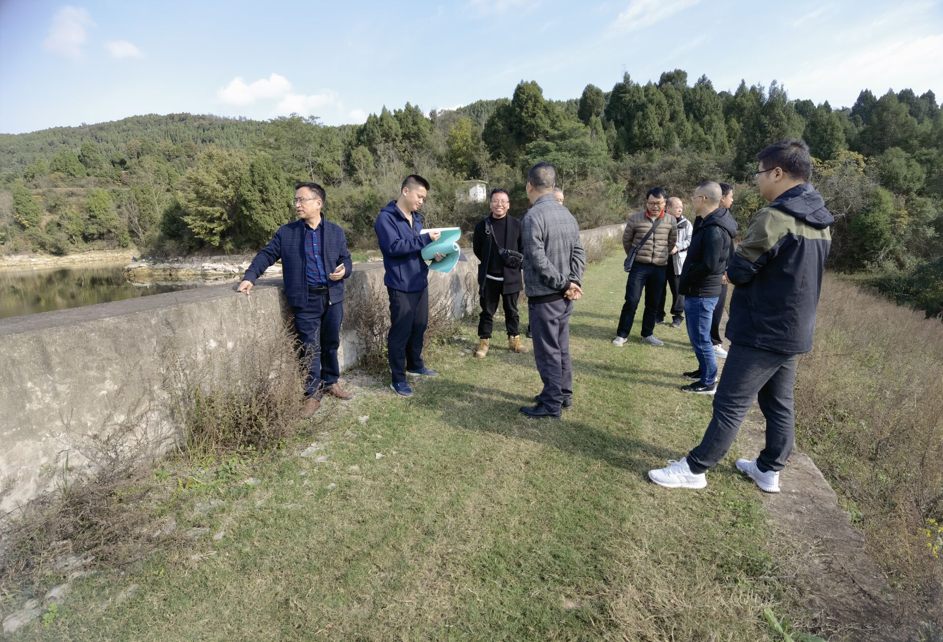 梓潼15座水庫除險加固專家看現(xiàn)場